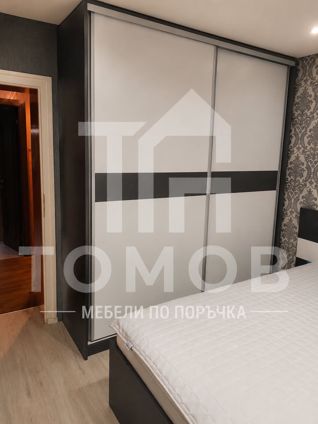 Гардероб бял с лента